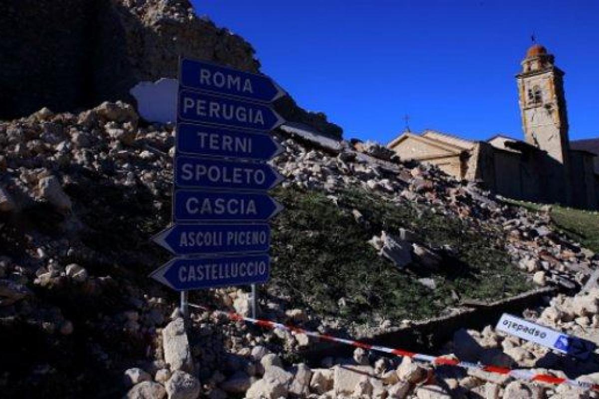 Італійський священик заявив, що землетруси в країні відбуваються через гей-шлюби Італійський священик заявив, що землетруси в країні відбуваються через гей-шлюби