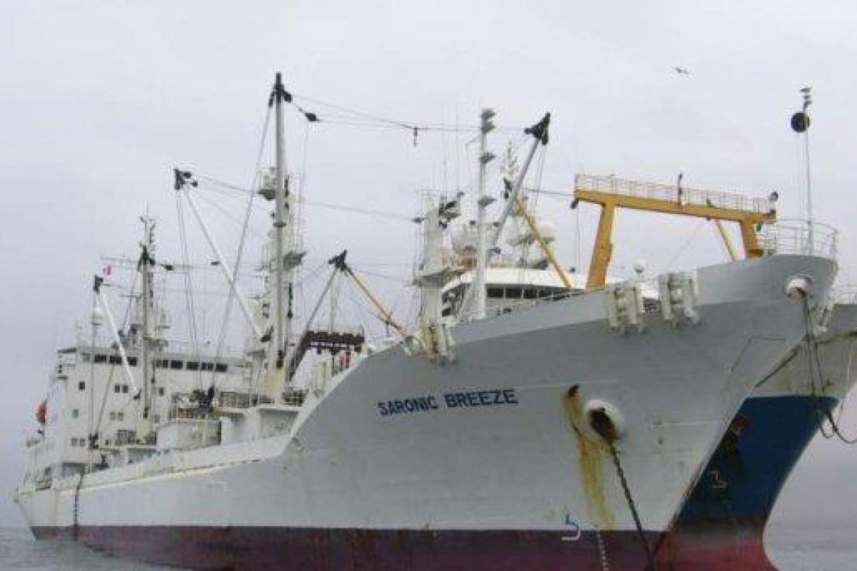 Пираты захватили корабль с украинцами и россиянами Пираты захватили корабль с украинцами и россиянами