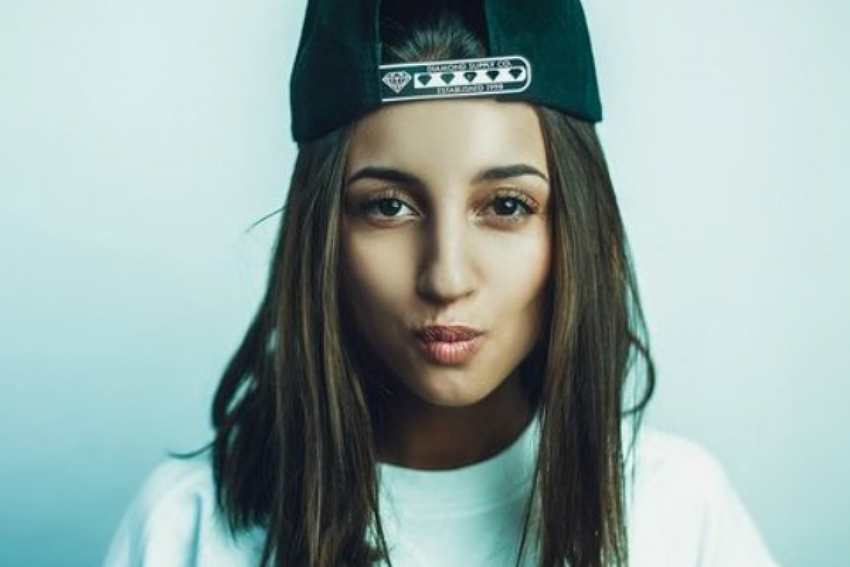 Еще одной российской певице запретили появляться в Украине