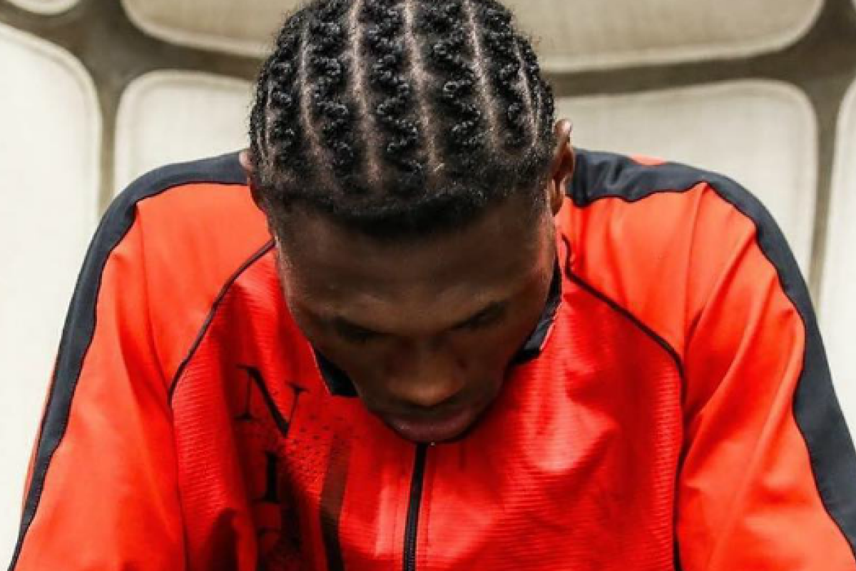 Уолтерс назвал причины досрочного завершения боя с Ломаченко