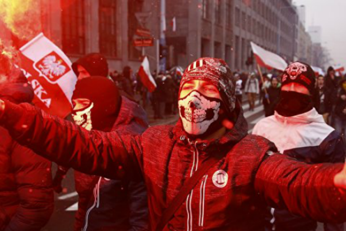 Украина отреагировала на сожжение флага в Польше Украина отреагировала на сожжение флага в Польше