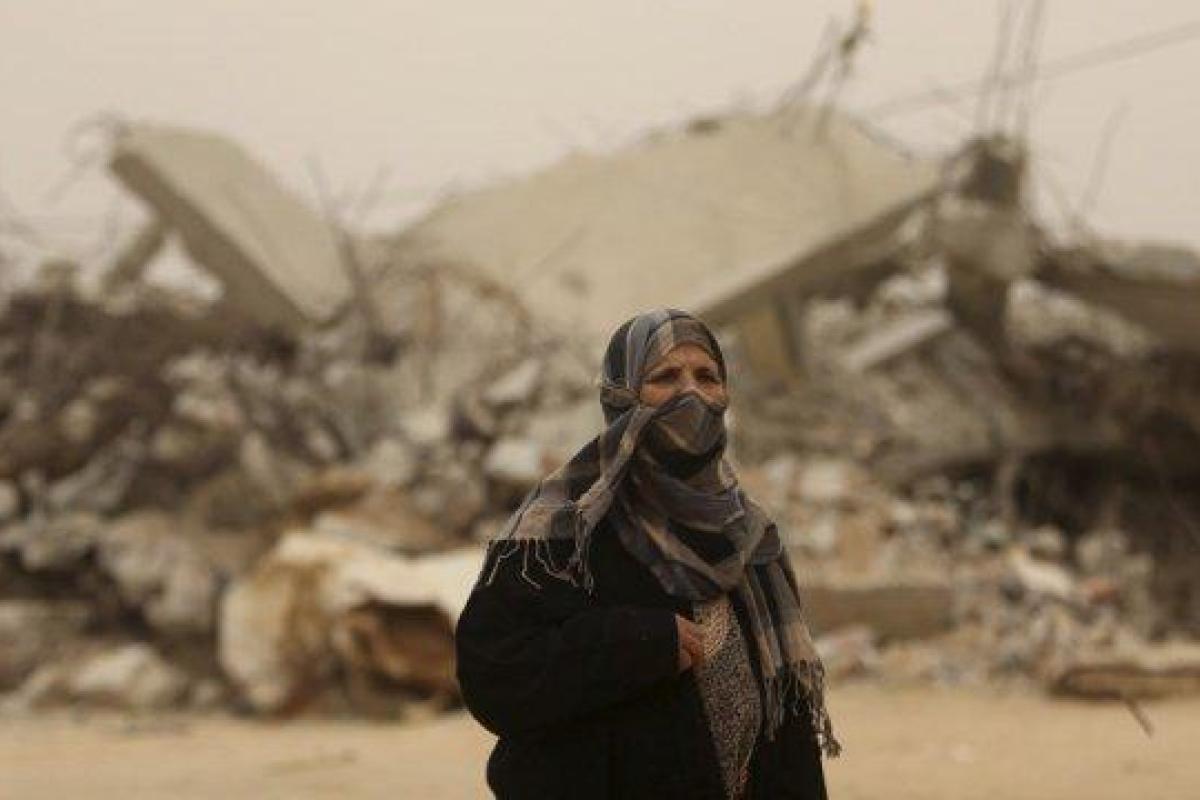 Россия снова убивает невинных: от разрывов парашютных бомб погибло 11 мирных жителей Алеппо Россия снова убивает невинных: от разрывов парашютных бомб погибло 11 мирных жителей Алеппо