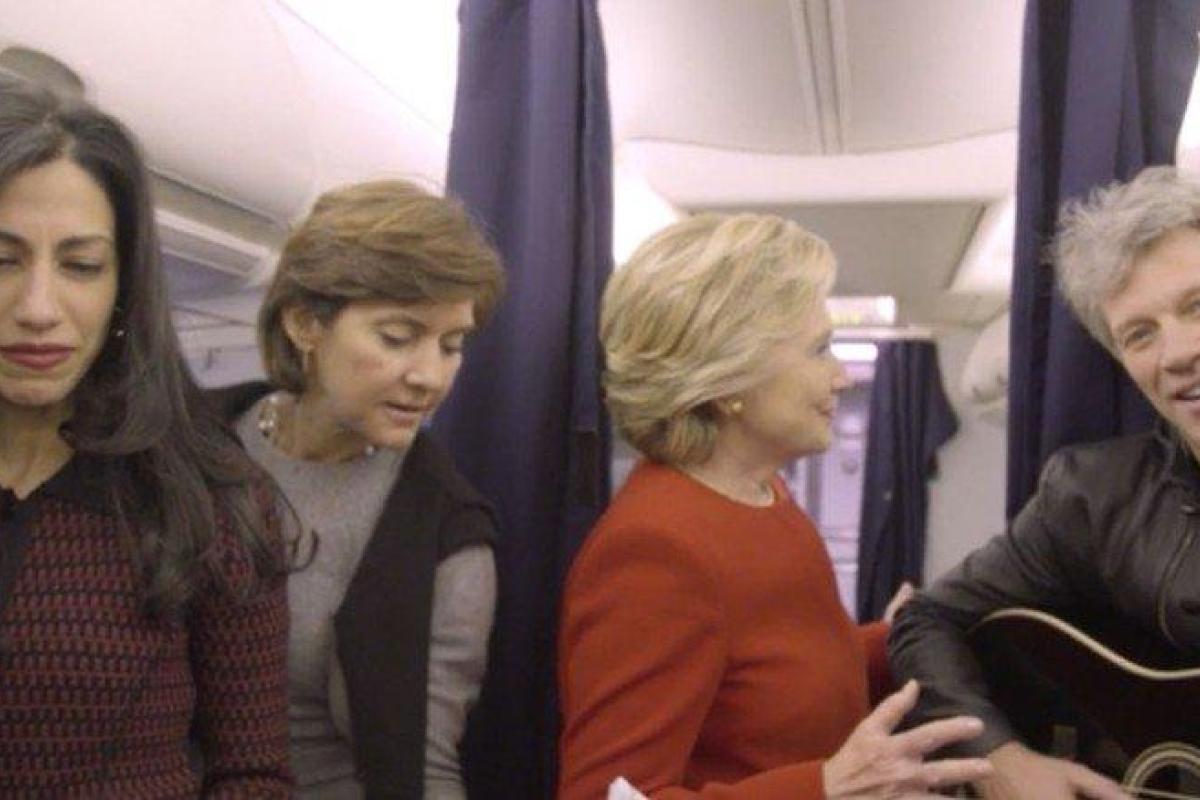 Супруги Клинтон проголосовали в Нью-Йорке Супруги Клинтон проголосовали в Нью-Йорке