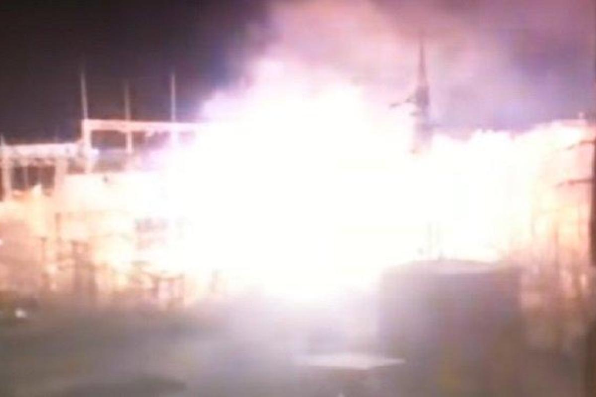 Появилось видео взрыва и пожара на ТЭЦ в Мурманске Появилось видео взрыва и пожара на ТЭЦ в Мурманске