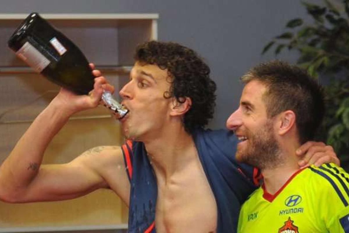 Кокаин как средство от запоя: журналист рассказал шокирующие факты о российских футболистах Кокаин как средство от запоя: журналист рассказал шокирующие факты о российских футболистах