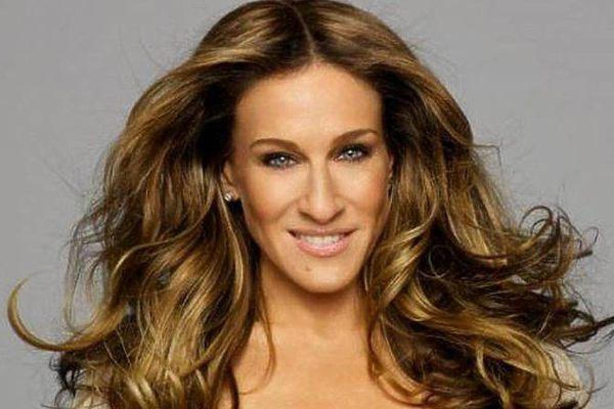 Сара Джессика Паркер появилась на публике в откровенном наряде