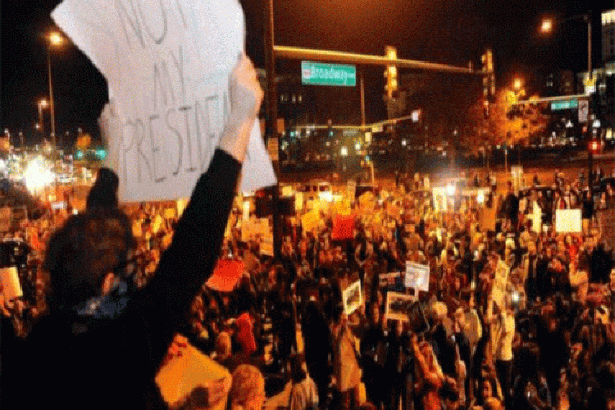 У США не вщухають антитрампівські протести У США не вщухають антитрампівські протести