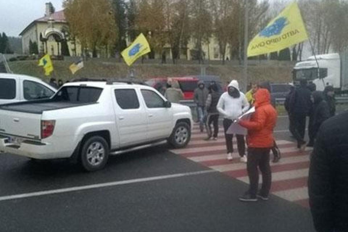 Протест власників автомобілів з іноземною реєстрацією не припиняється