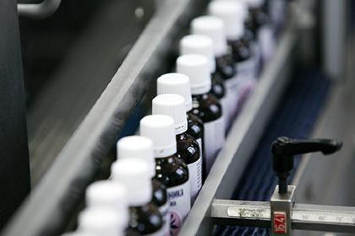 Россияне пристрастились к "боярышнику" и лосьонам Россияне пристрастились к "боярышнику" и лосьонам