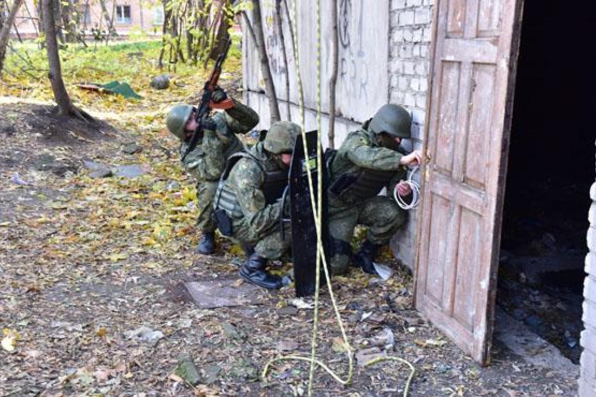 Аброськін показав, як тренуються бійці батальйону спецпризначення