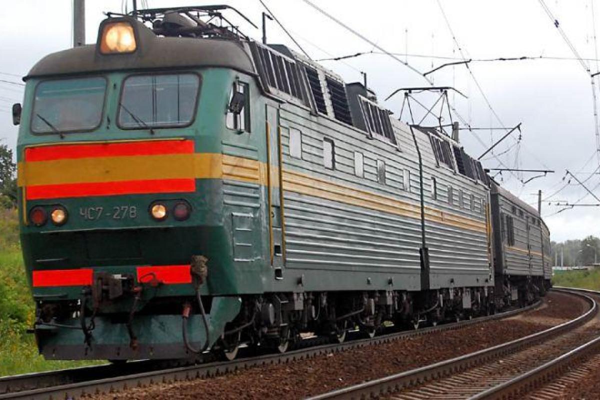 Во Львове мужчина чудом остался жив, попав под поезд Во Львове мужчина чудом остался жив, попав под поезд