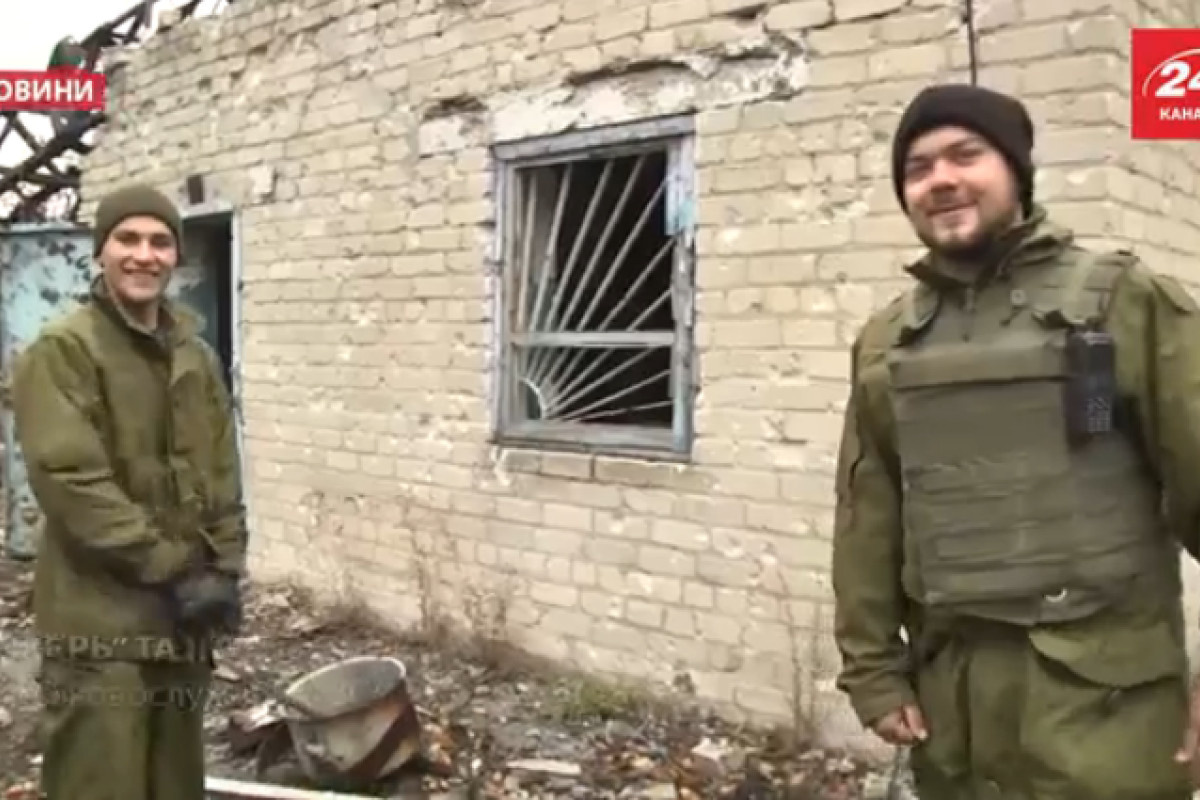 Будни Авдеевской "промки": бойцы воюют с бандой "Сомали" и читают рэп