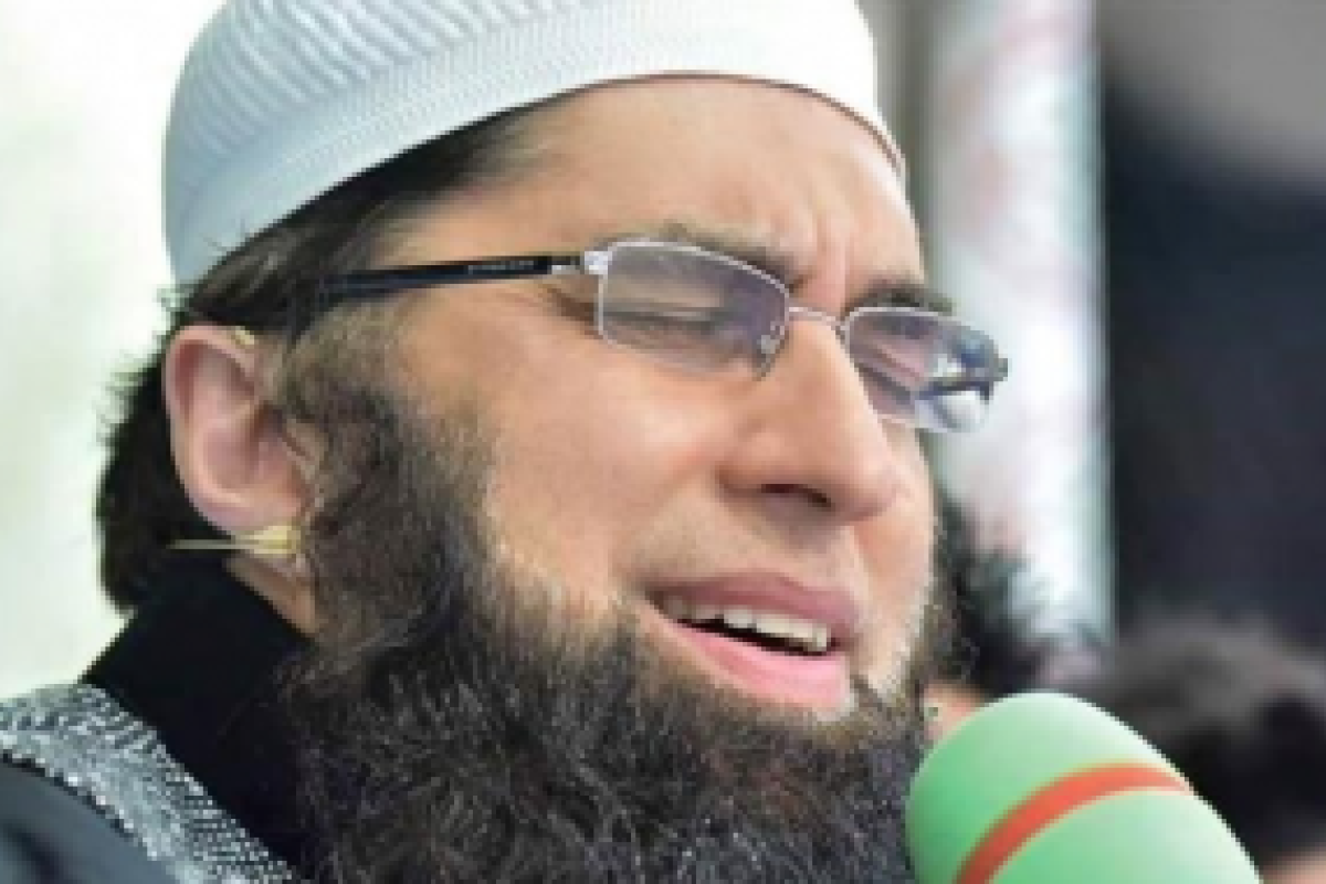 На борту рухнувшего в Пакистане лайнера находился известный певец На борту рухнувшего в Пакистане лайнера находился известный певец