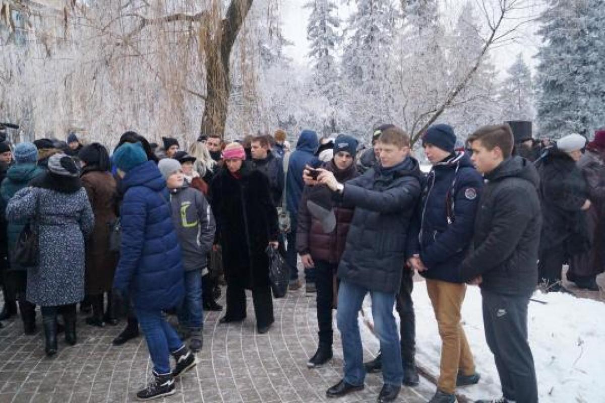 В Донецке почтили память жертв Ту-154: их назвали "друзьями, которые помогали Донбассу"