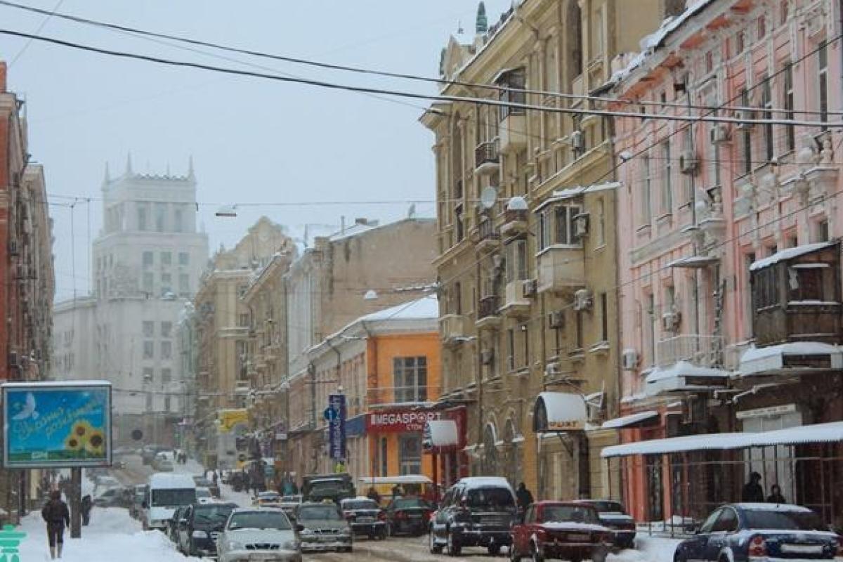 В Харькове из-за снегопадов запретят парковку на центральных улицах В Харькове из-за снегопадов запретят парковку на центральных улицах