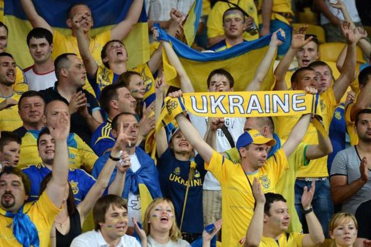 ФИФА оштрафовала Украину из-за болельщиков