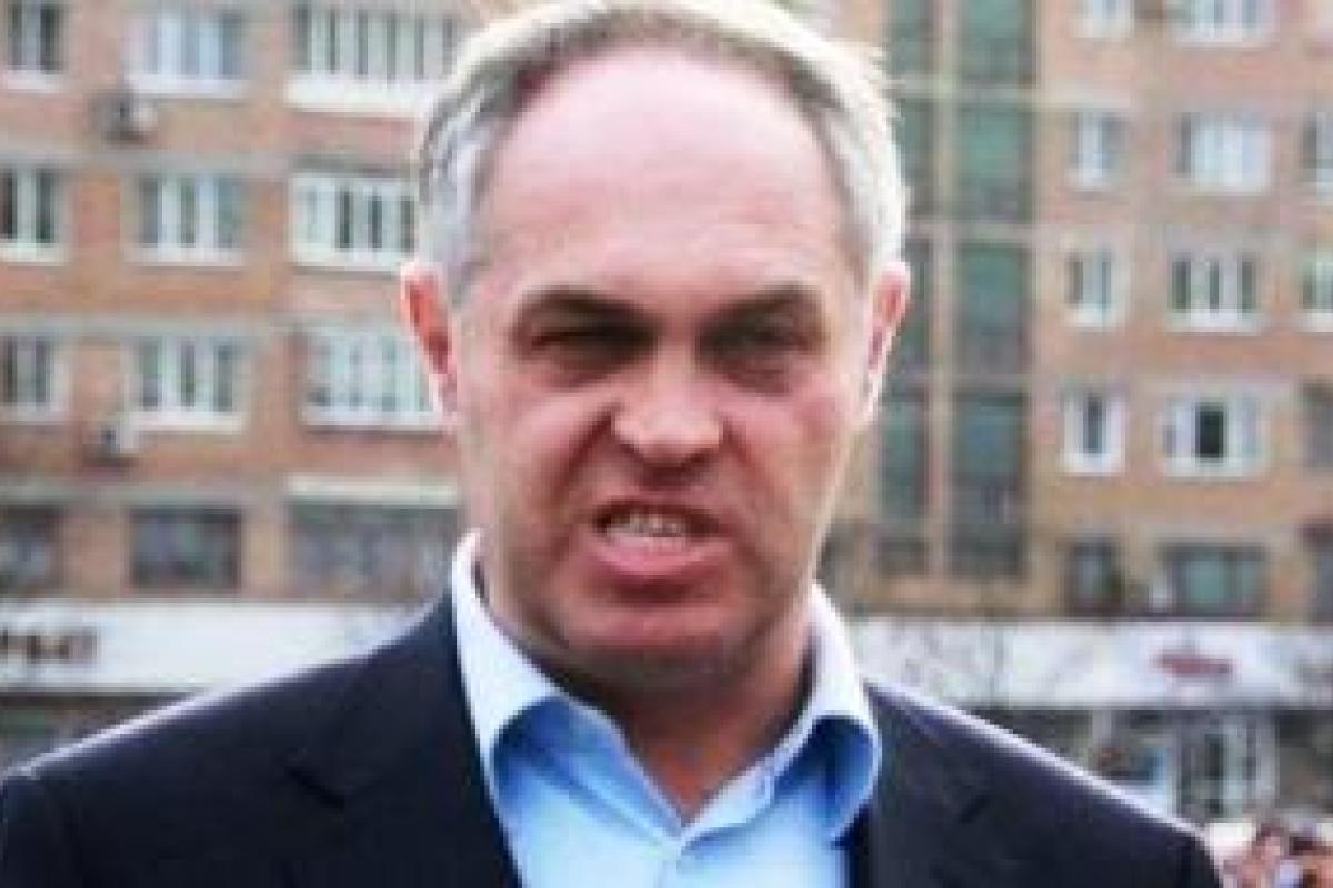 В Торецке нардепа облили красной краской