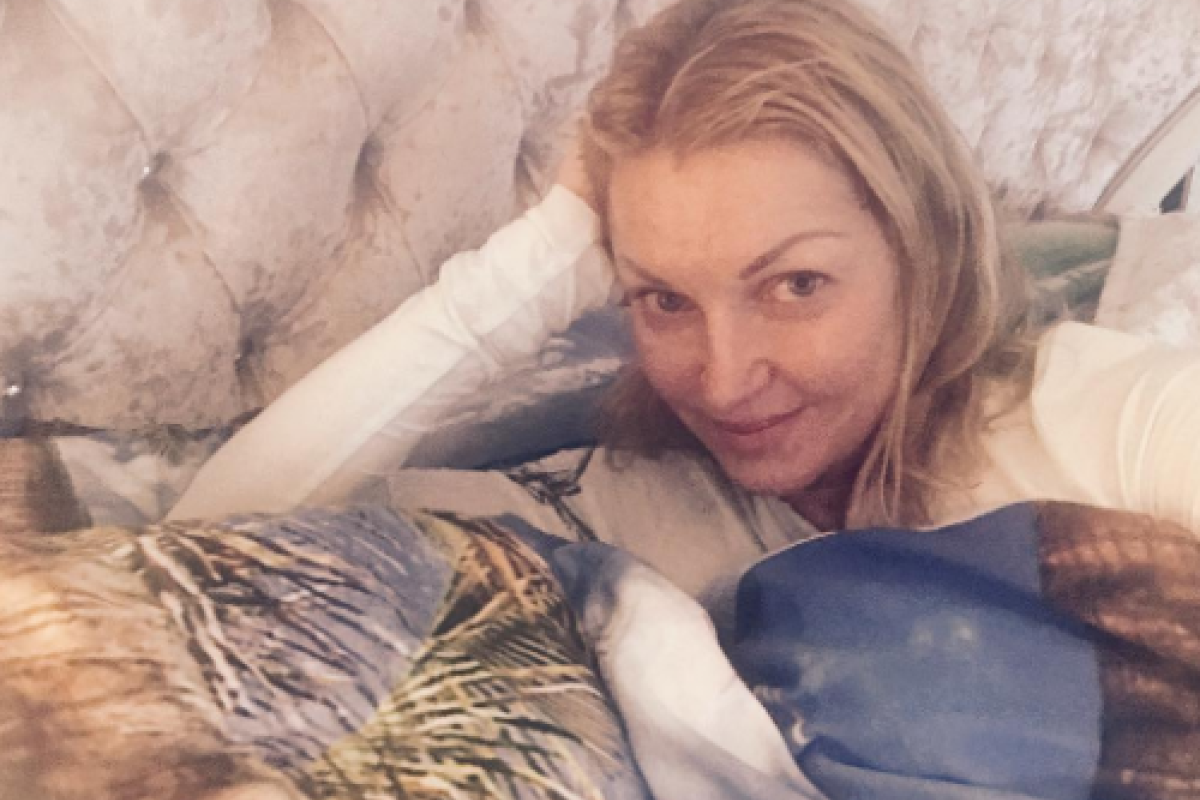 Анастасия Волочкова показала лицо без макияжа