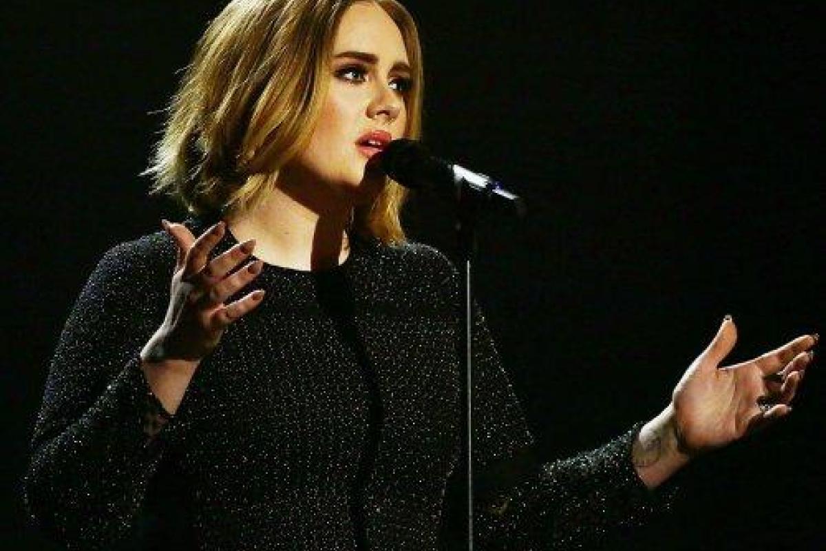 Стало известно, кто стал артистом года по версии Billboard