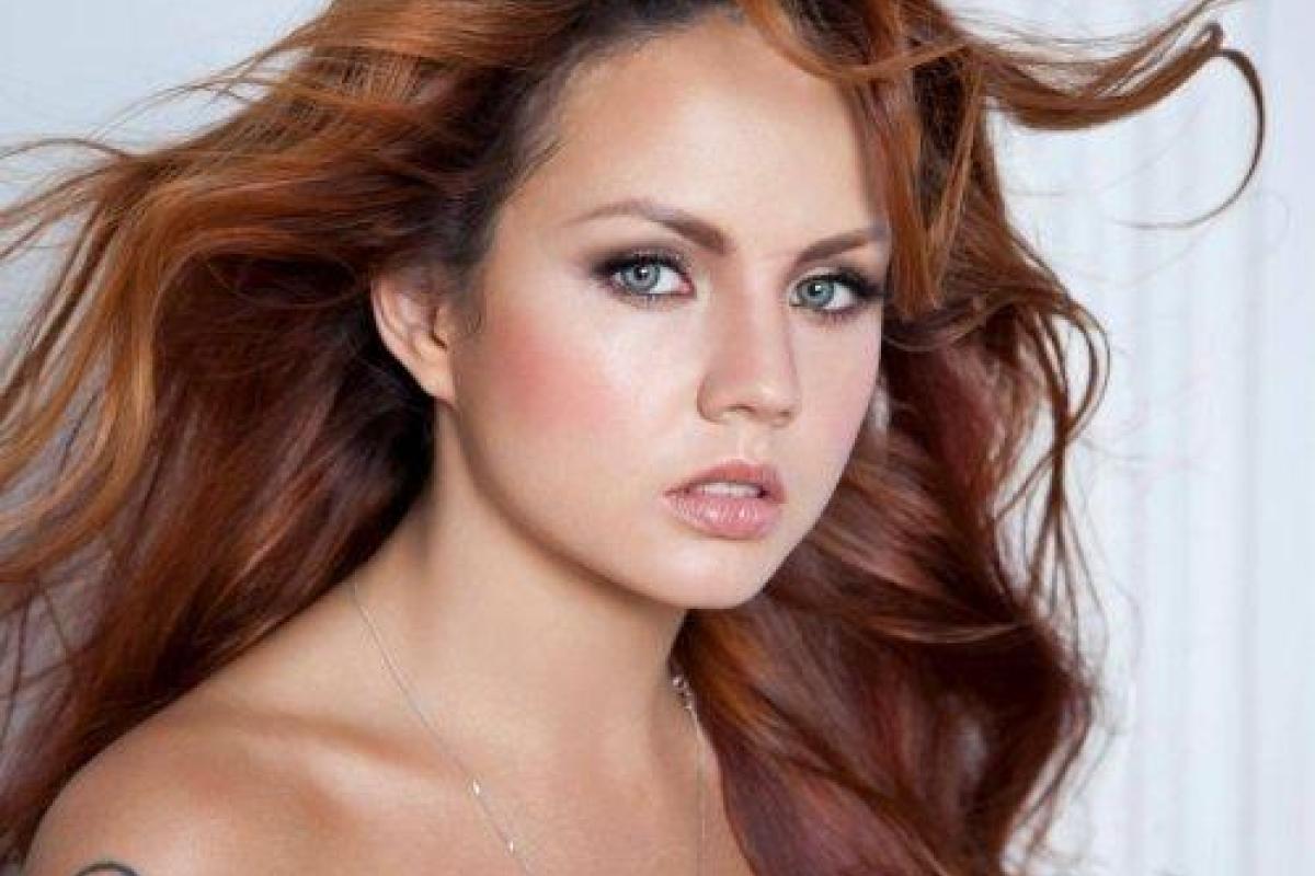 Певица МакSим написала книгу о своей жизни