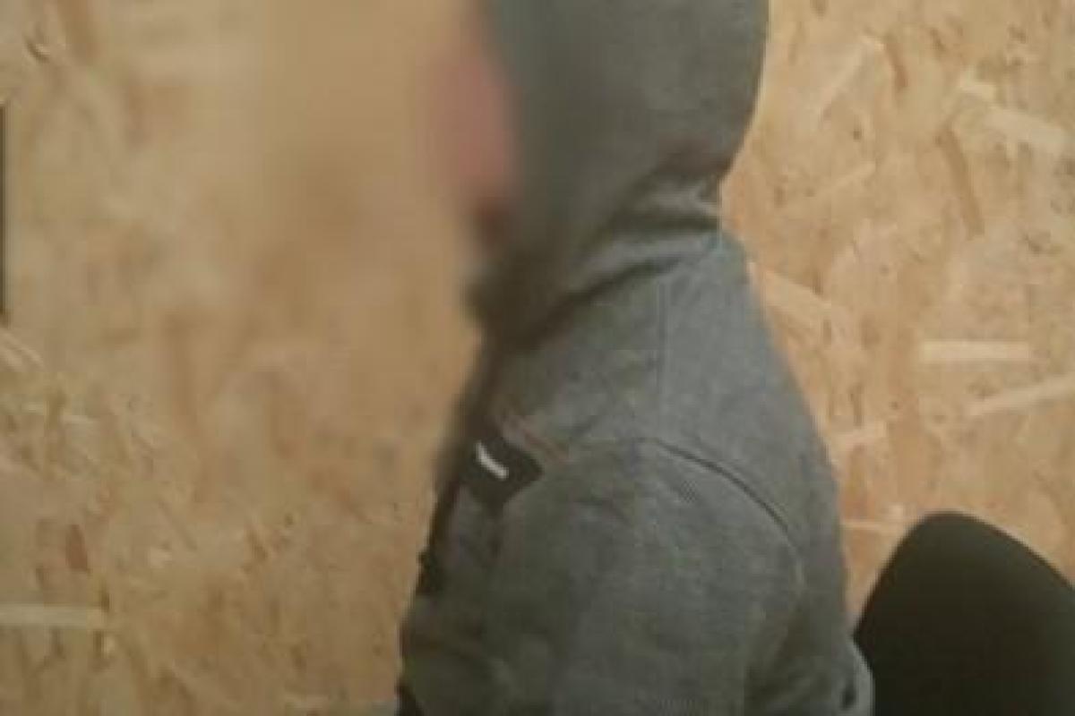 Вблизи Мариуполя задержали боевика из батальона "Веселые бесы" Вблизи Мариуполя задержали боевика из батальона "Веселые бесы"