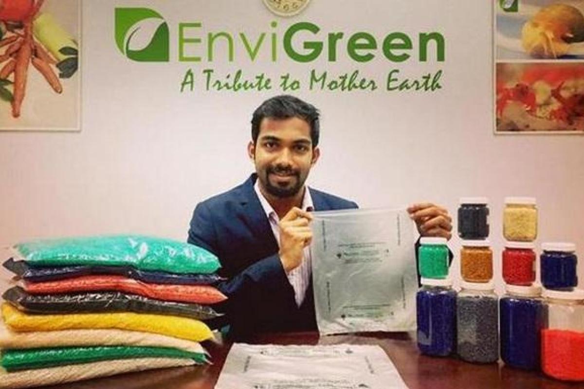 В Индии начали выпускать съедобные пакеты