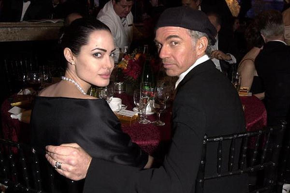 У Анджелины Джоли прекрасные отношения с экс-супругом