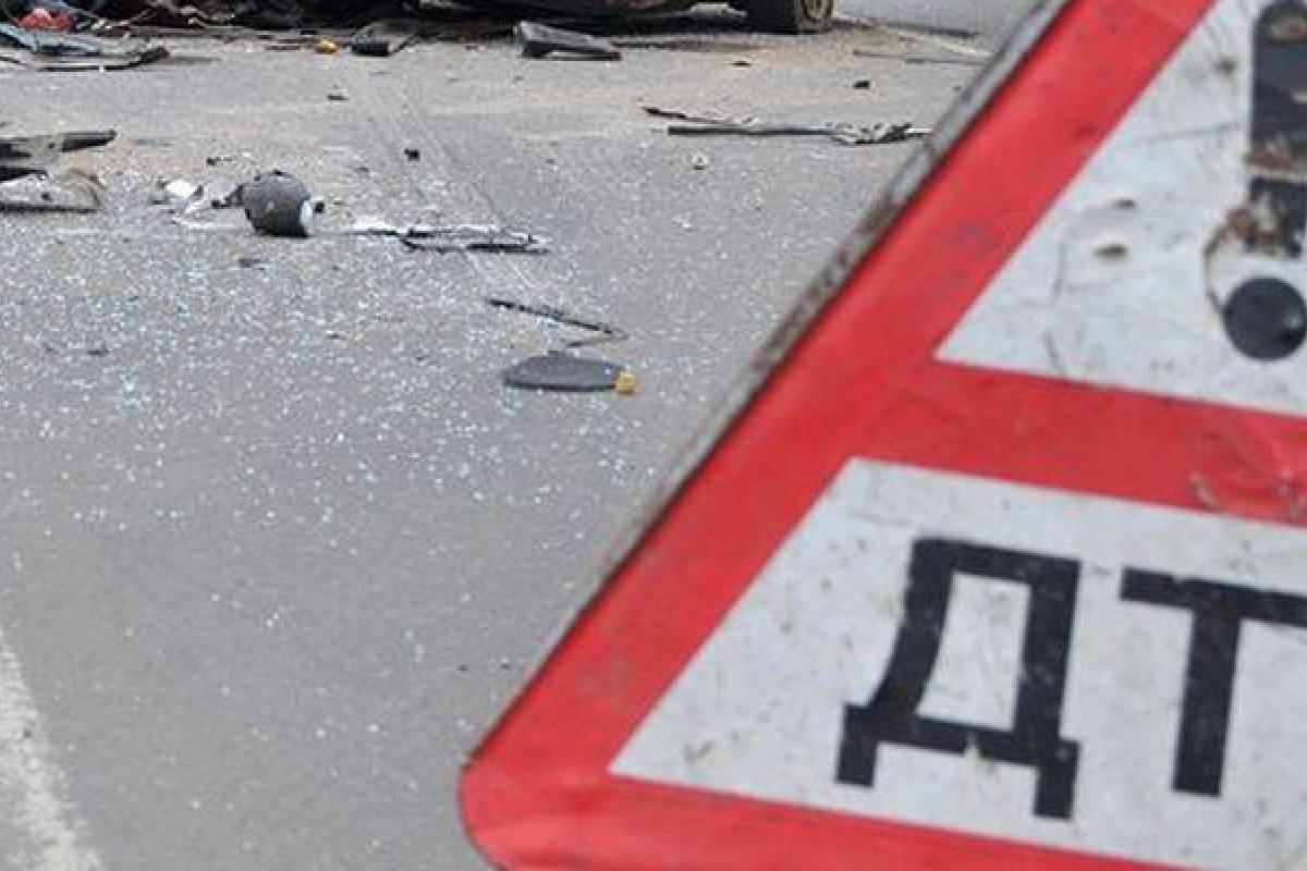 В Житомирской области на трассе произошло серьезное ДТП: водитель авто вылетел с проезжей части В Житомирской области на трассе произошло серьезное ДТП: водитель авто вылетел с проезжей части