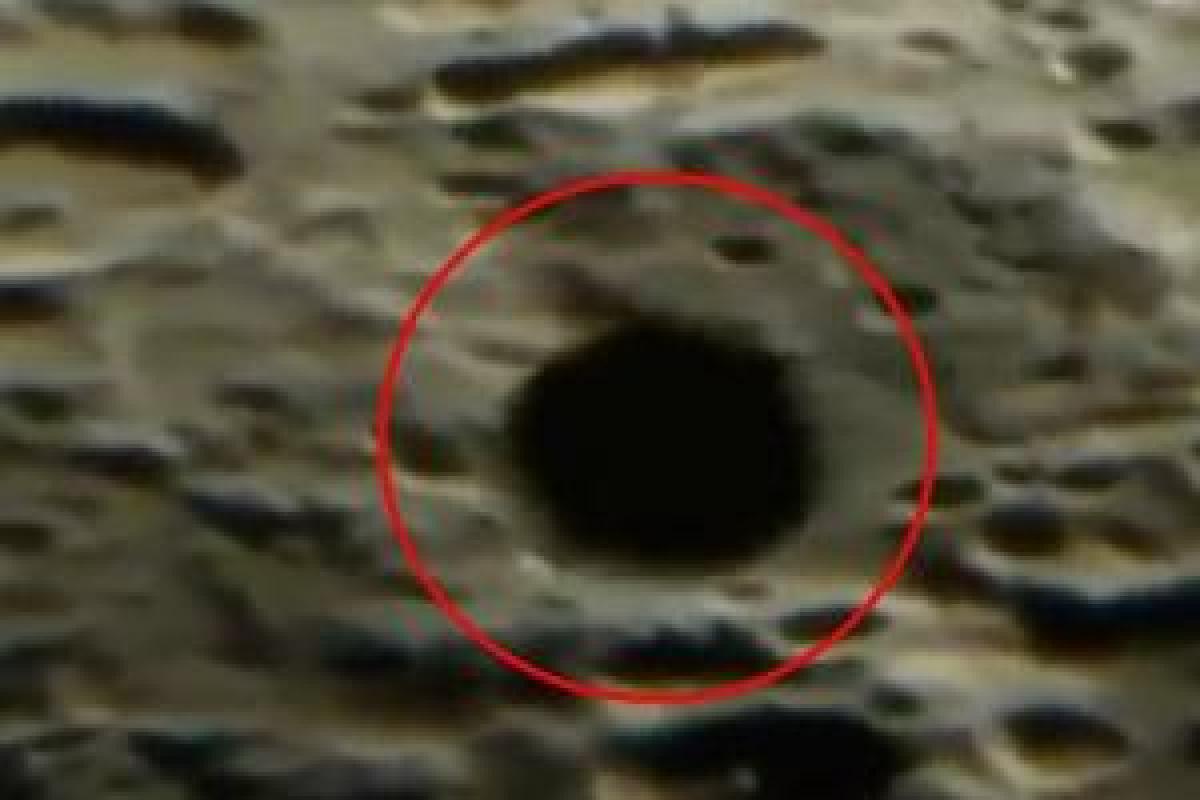 Появилось шокирующее видео, на котором корабль пришельцев бороздил просторы Луны