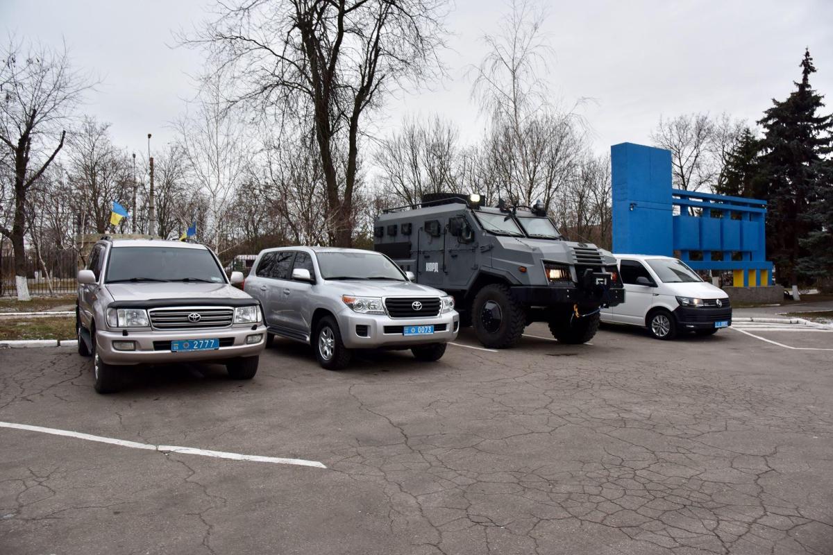 Вячеслав Аброськин вручил спецтехнику бойцам донецкого «КОРДа»