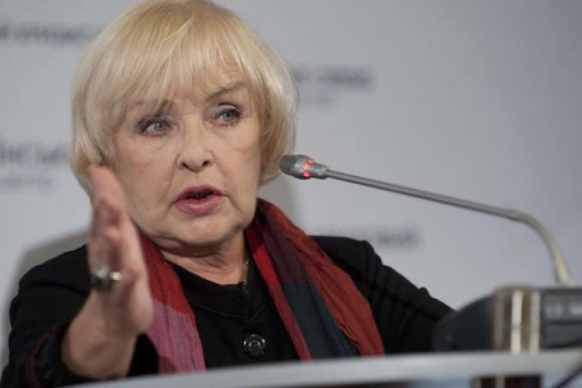 Ада Роговцева попала в реанимацию после спектакля