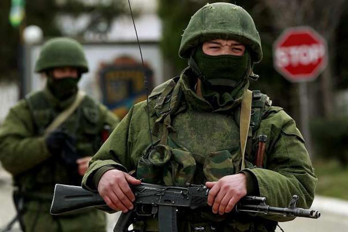 Лукашенко легализовал в Беларуси путинских «зеленых человечков»: документ