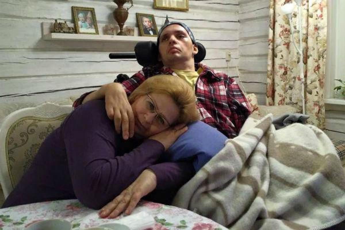 Известный актер вышел из комы и произнес первые слова