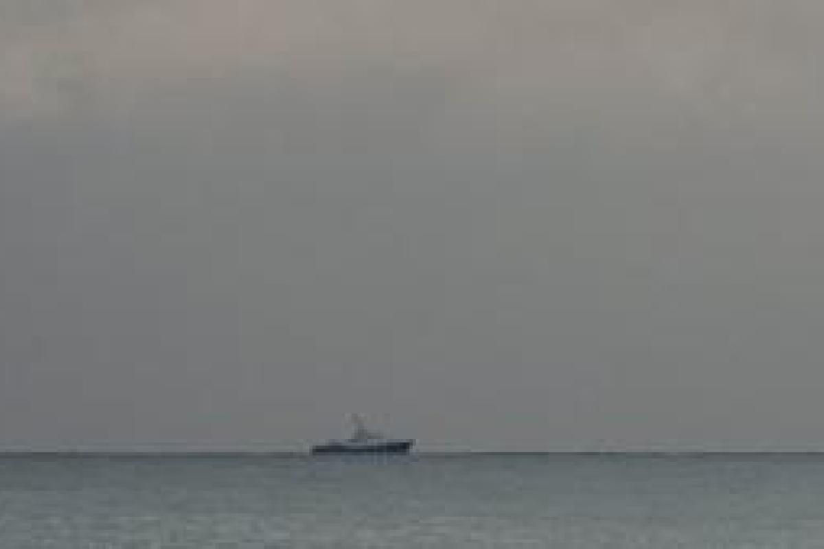 В районе крушения Ту-154 работают морские судна и авиация: опубликовано видео