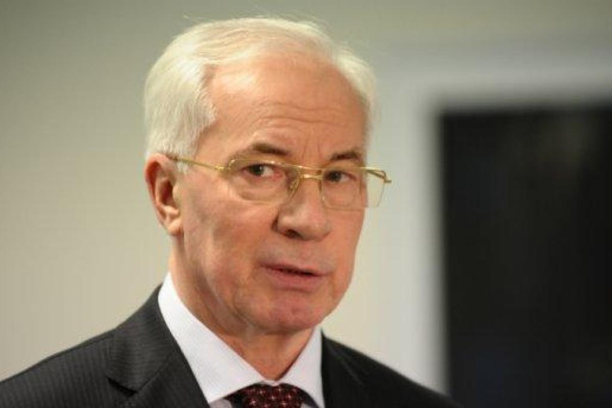 В Facebook исчезла страница Азарова