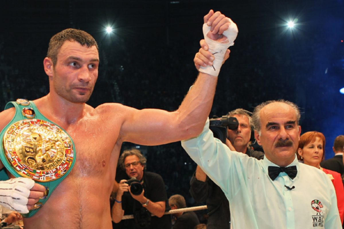 Виталий Кличко получил звание «вечного» чемпиона мира в тяжелом весе по версии WBC Виталий Кличко получил звание «вечного» чемпиона мира в тяжелом весе по версии WBC