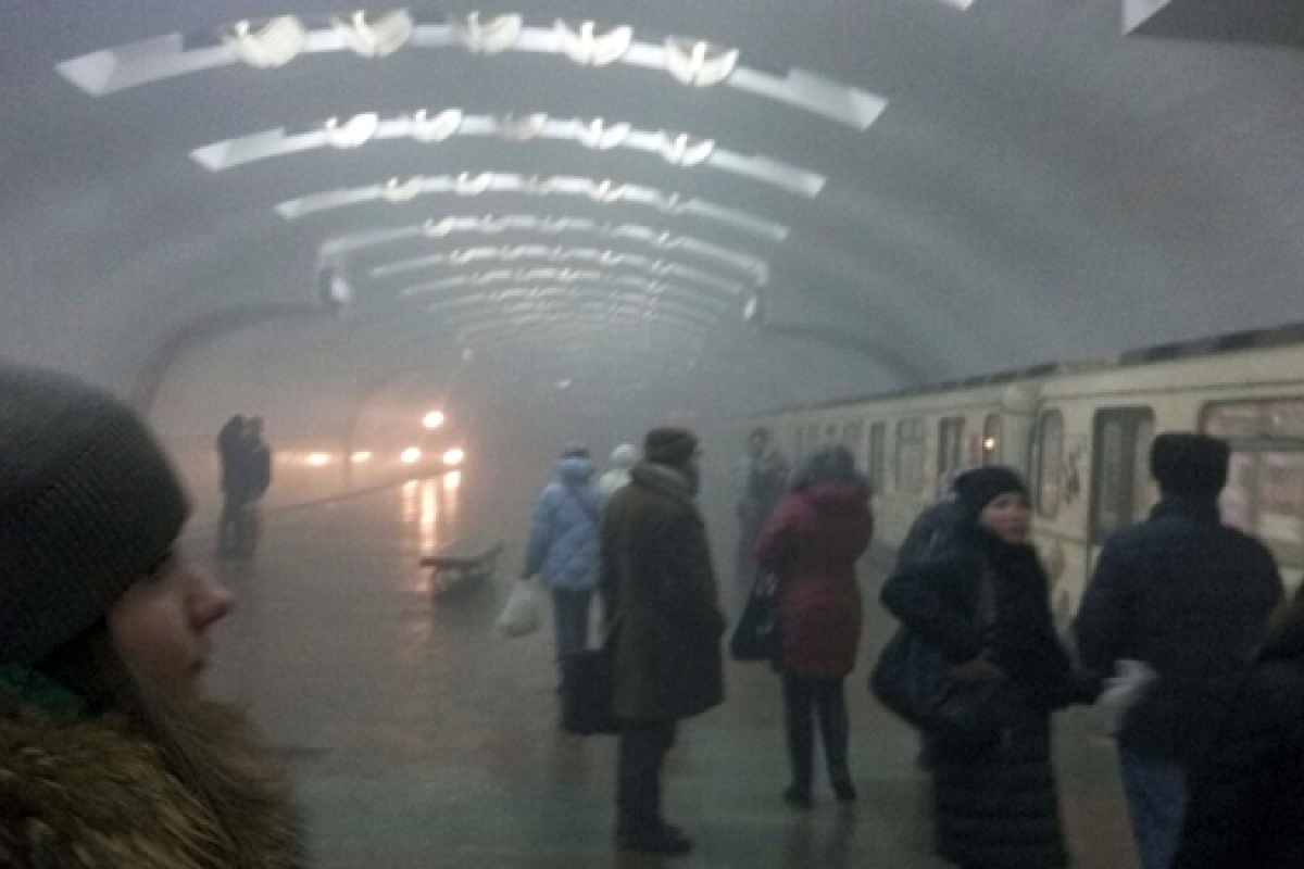 В Харькове из-за сильного задымления пришлось закрыть станцию метро В Харькове из-за сильного задымления пришлось закрыть станцию метро