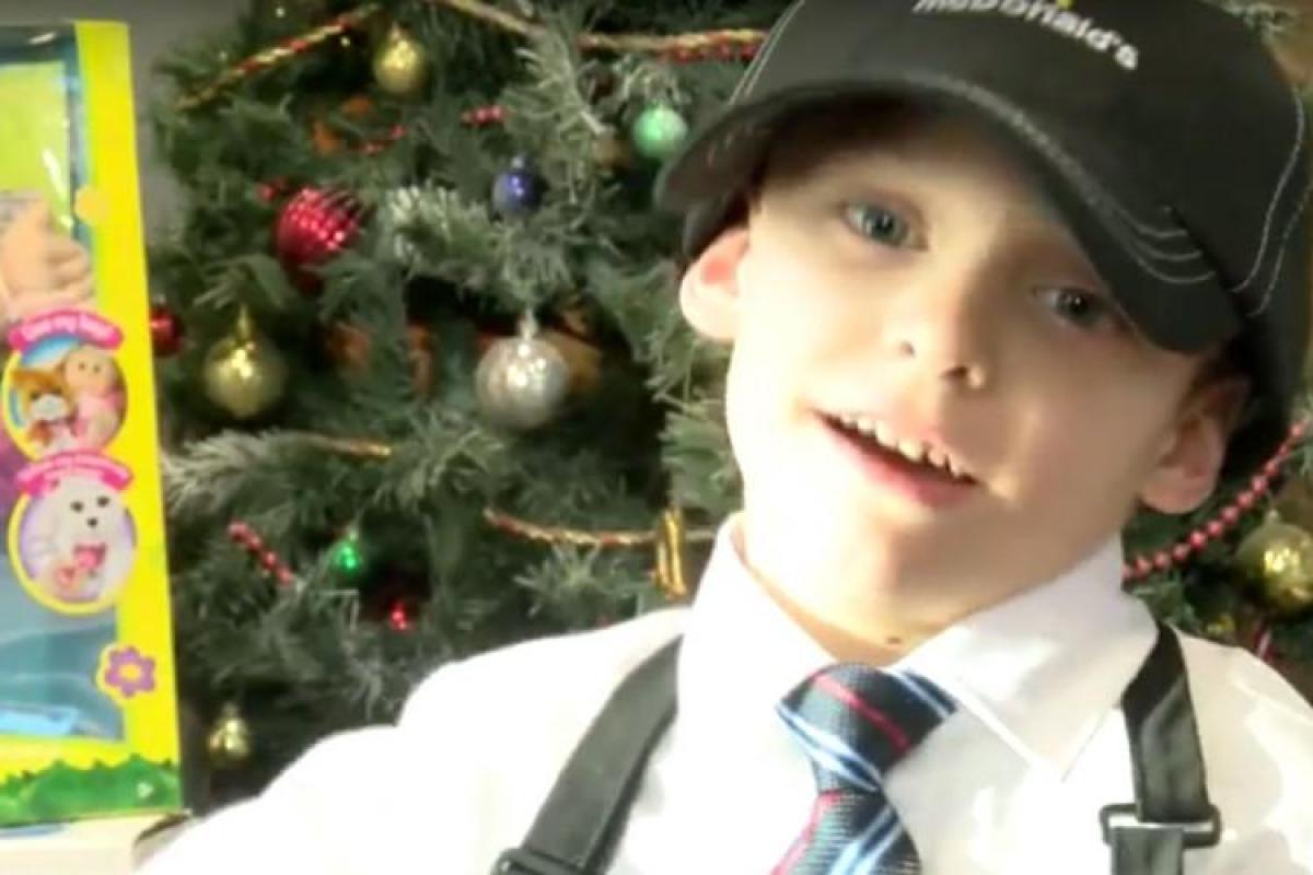 7-летний ребенок устроился работать в McDonald's, чтобы помочь бедным детям