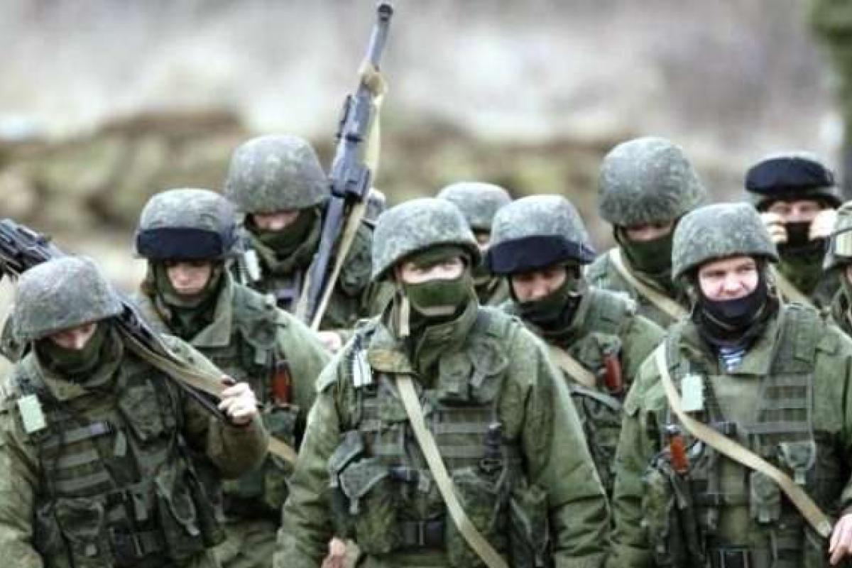 Под Новоазовск из РФ прибыла рота кадровых военных с танками