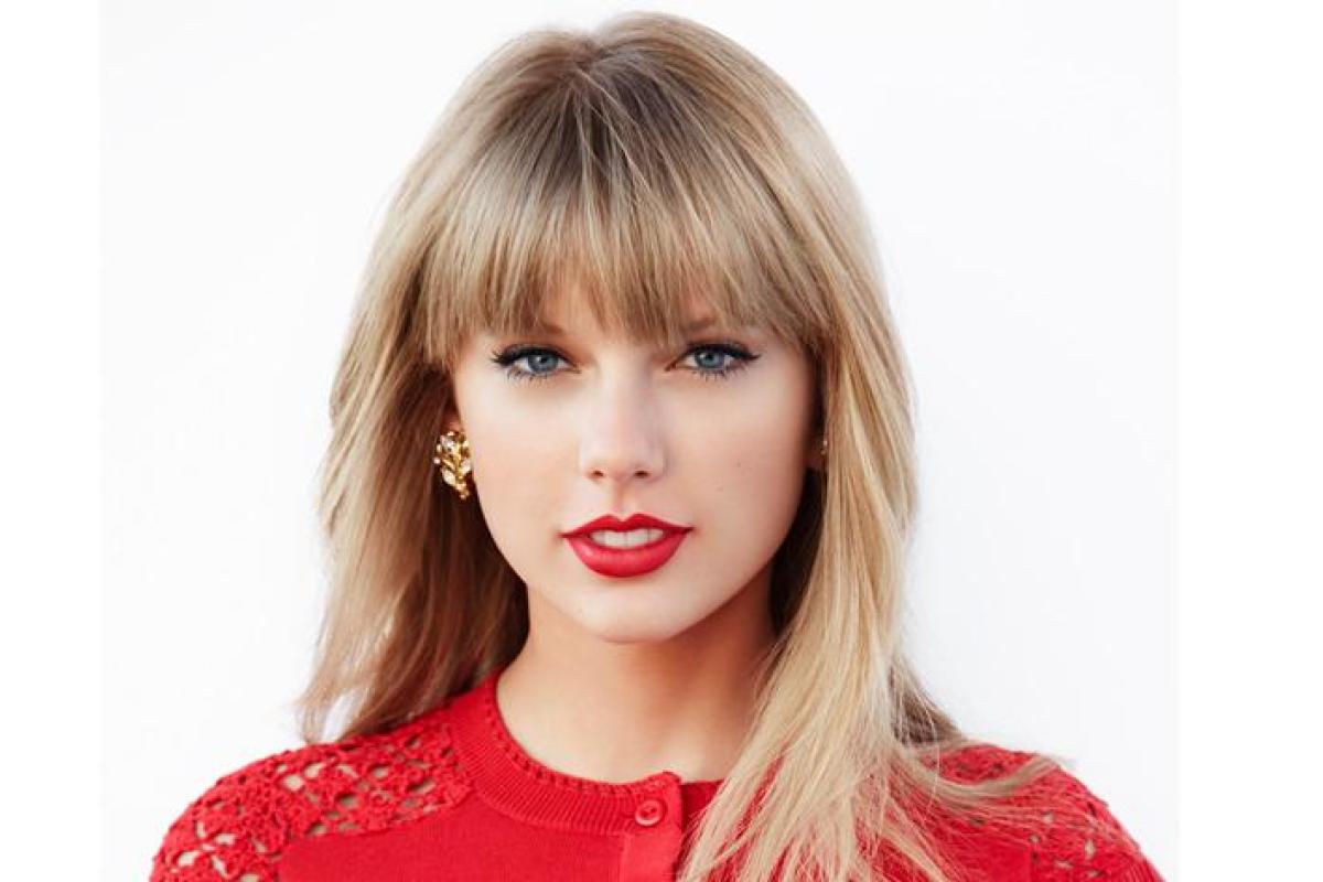 Стало известно, с кем Тейлор Свифт отметила Рождество: фанаты поражены поступком певицы