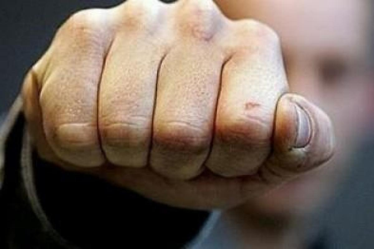 В Одессе произошел шокирующий инцидент: мужчина-иностранец на улицах избивал местных жителей В Одессе произошел шокирующий инцидент: мужчина-иностранец на улицах избивал местных жителей