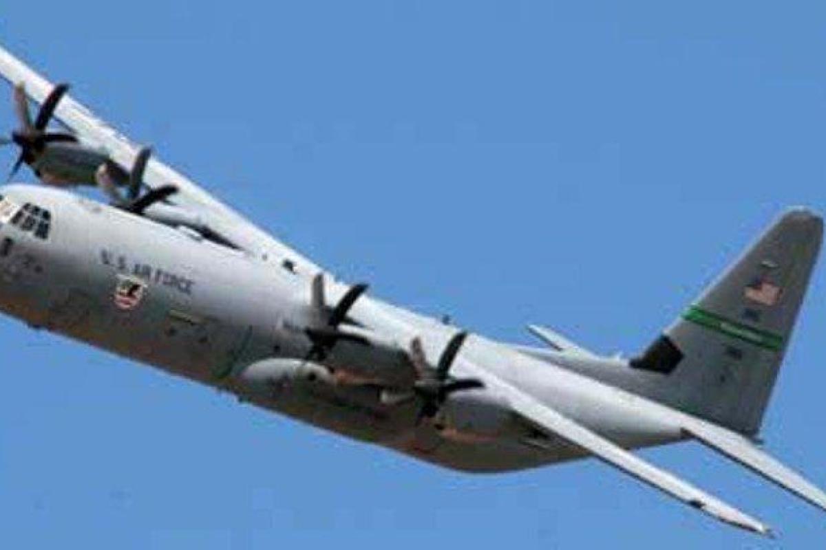 Жителей Нью-Йорка напугала военная авиация, кружащая над городом