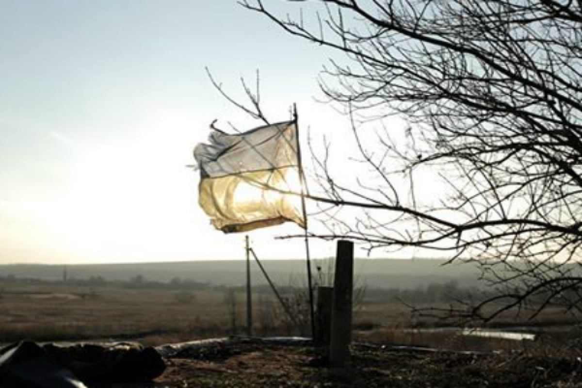 Прямо перед носом боевиков в Авдеевке бойцы ВСУ вывесили украинский флаг
