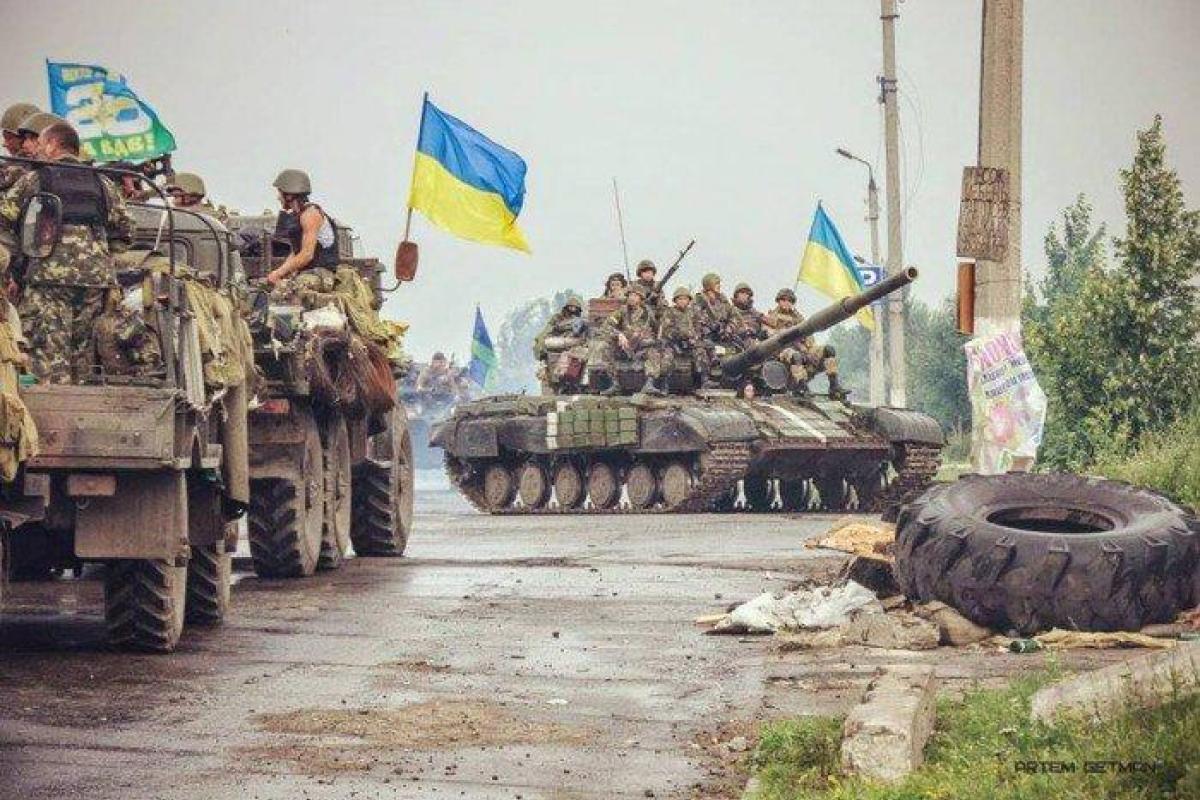 Бойцы АТО уничтожили огневые позиции боевиков мощным ударом из БМП: опубликовано видео Бойцы АТО уничтожили огневые позиции боевиков мощным ударом из БМП: опубликовано видео