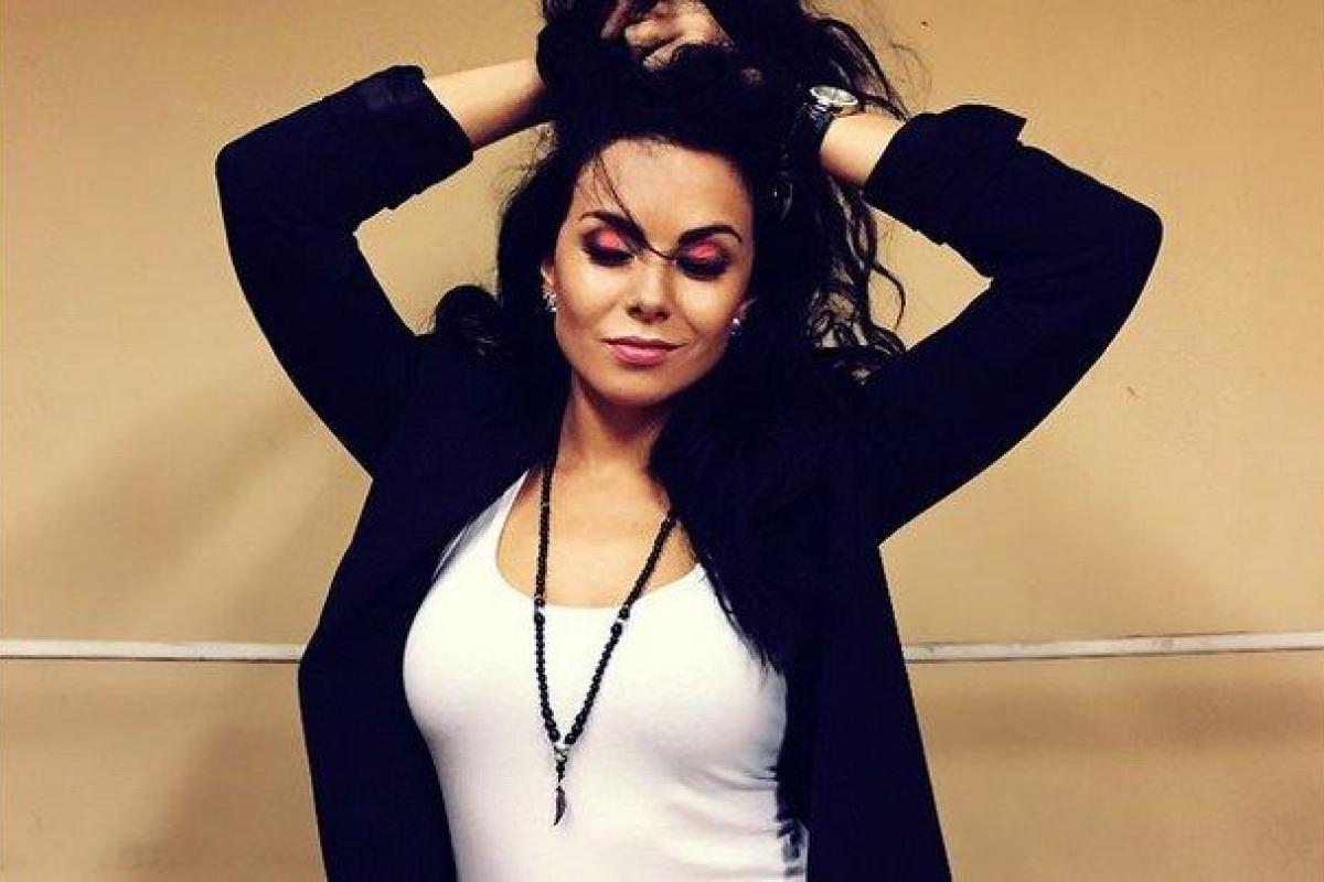 Настя Каменских сразила поклонников наповал откровенным костюмом