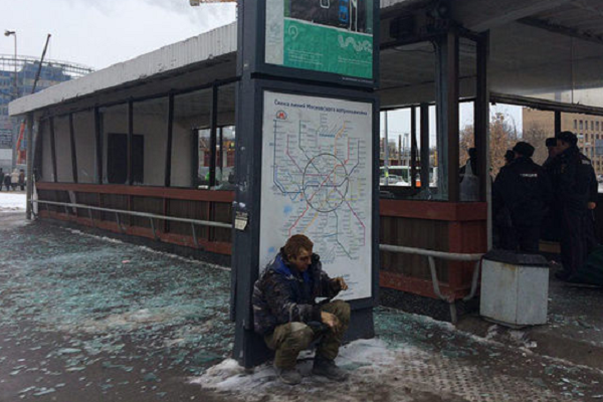 Появилось видео с места взрыва у московского метро Появилось видео с места взрыва у московского метро