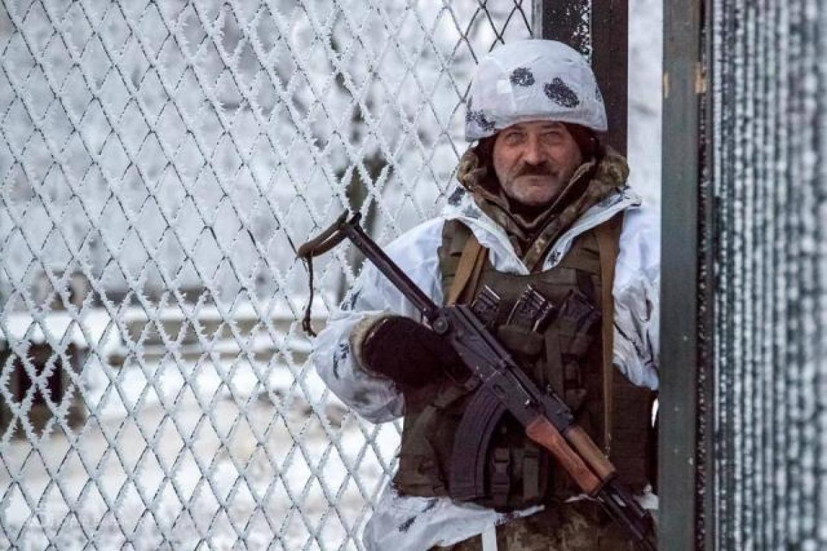 В Сети появились фото бойцов ВСУ в освобожденном Новолуганском