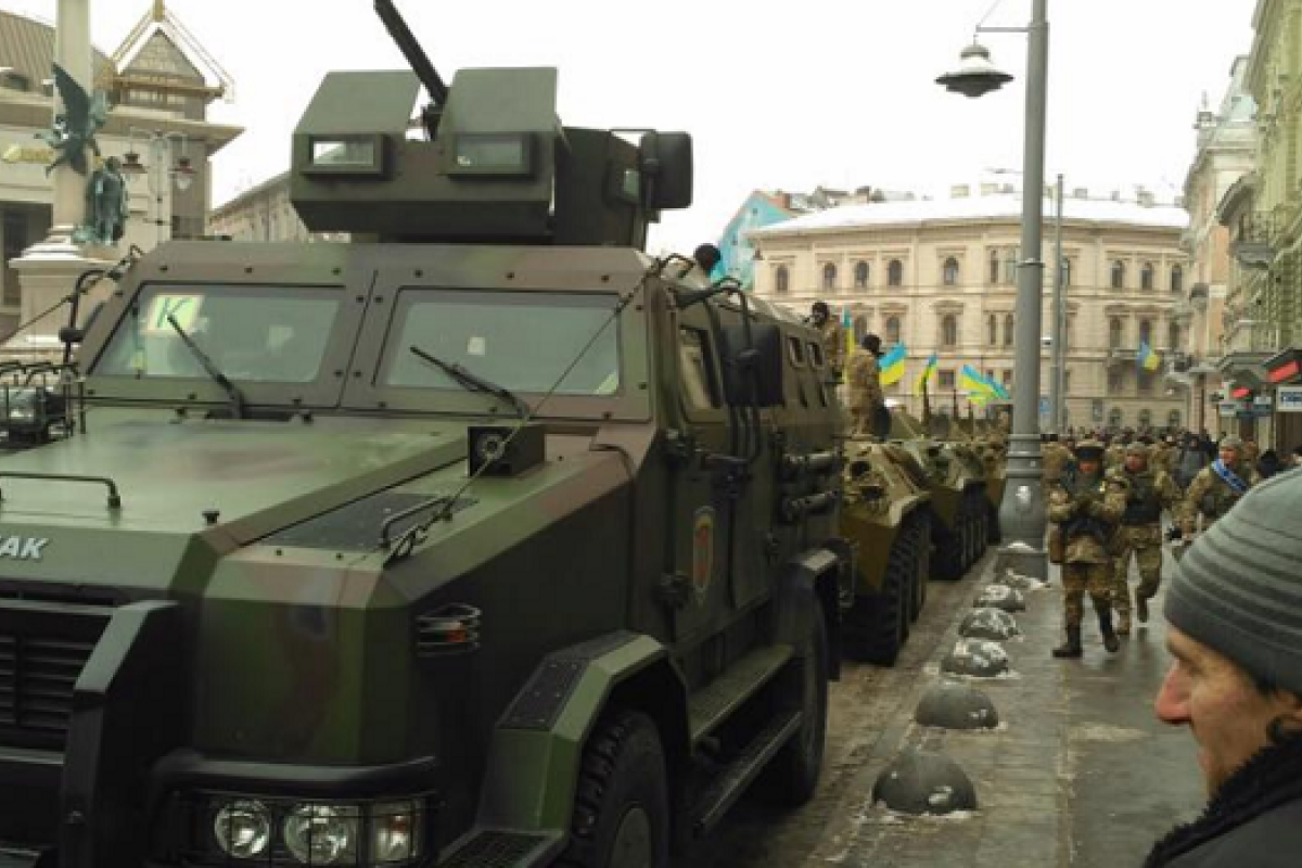 Улицы Львова заполонила военная техника Улицы Львова заполонила военная техника