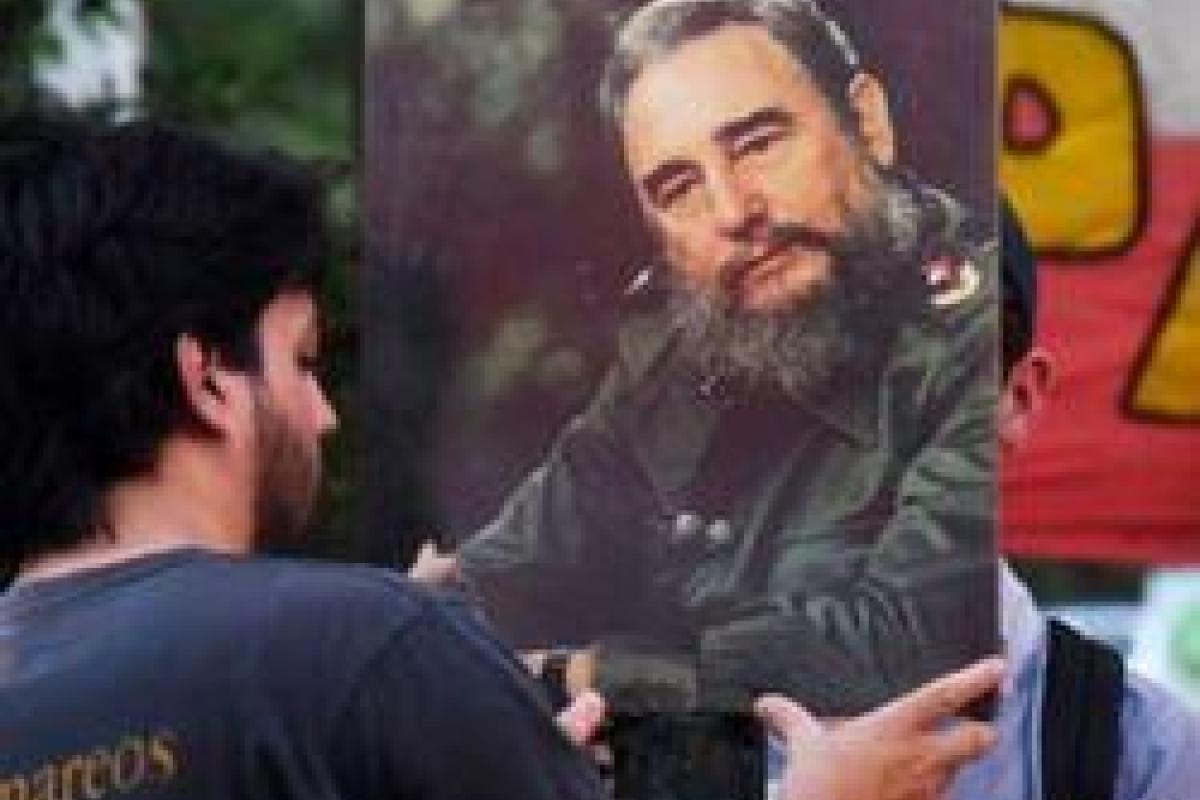 На Кубе захоронили прах Фиделя Кастро: церемония прошла с ограниченным доступом На Кубе захоронили прах Фиделя Кастро: церемония прошла с ограниченным доступом