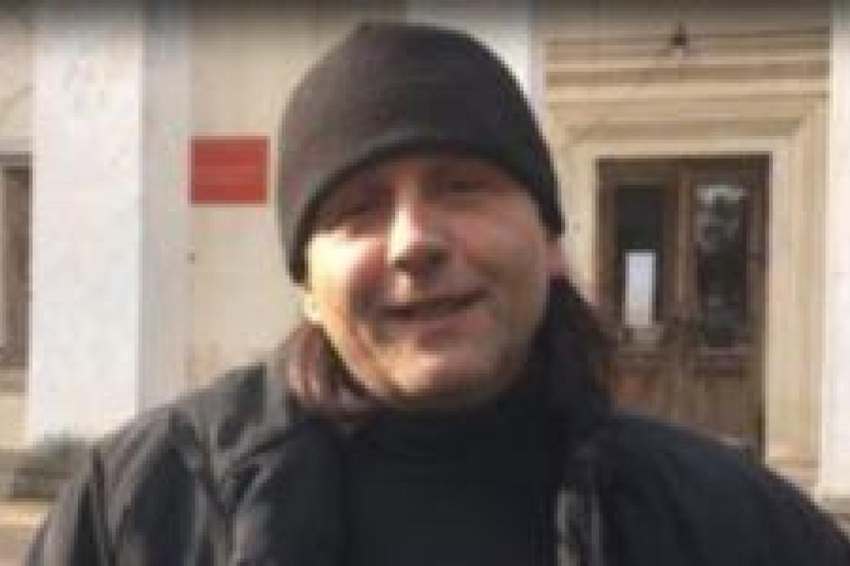 В Крыму задержали мужчину, над чьим домом возвышался украинский флаг В Крыму задержали мужчину, над чьим домом возвышался украинский флаг